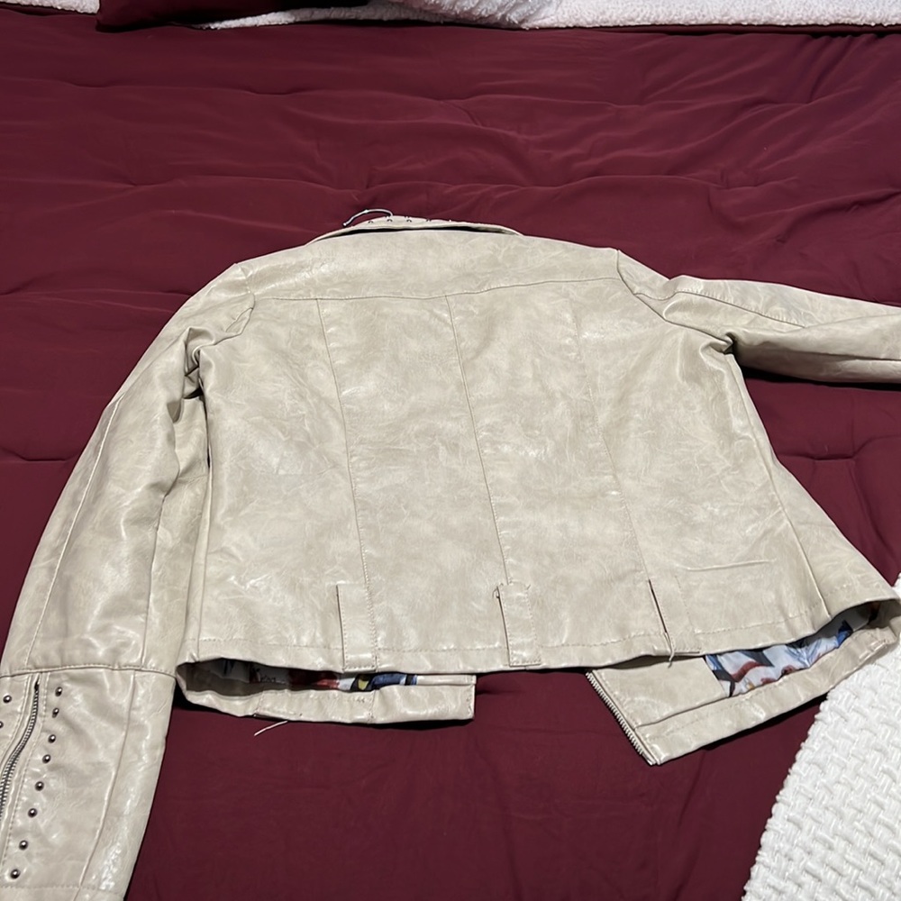 Leather jacket - Picture 2 of 2